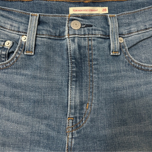 Levi 724 High Rise Straight Women’s Jeans, Wondrous Time Medium Blue Wash, 28x30 - Picture 6 of 7